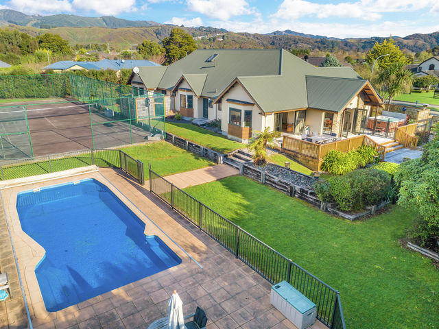 6 Malcolm Gillies Grove Totara Park