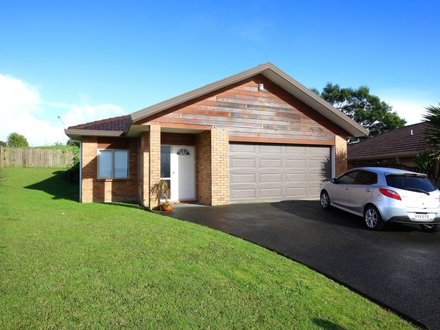 54 Ruze Vida Drive Westgate, Auckland