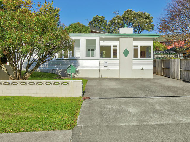 15 Lincoln Avenue Tawa
