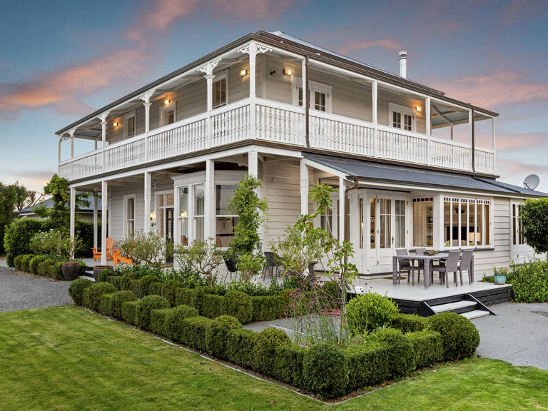 340  Lawn Road Clive, Hastings