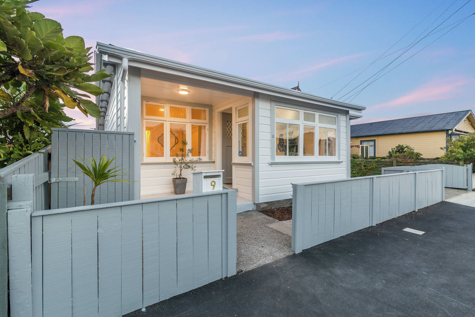 9 Queen Street, Petone 4 Bed House For Sale
