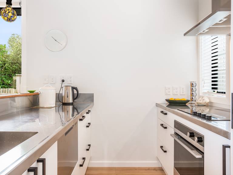 2/56 Raukawa Street Strathmore Park