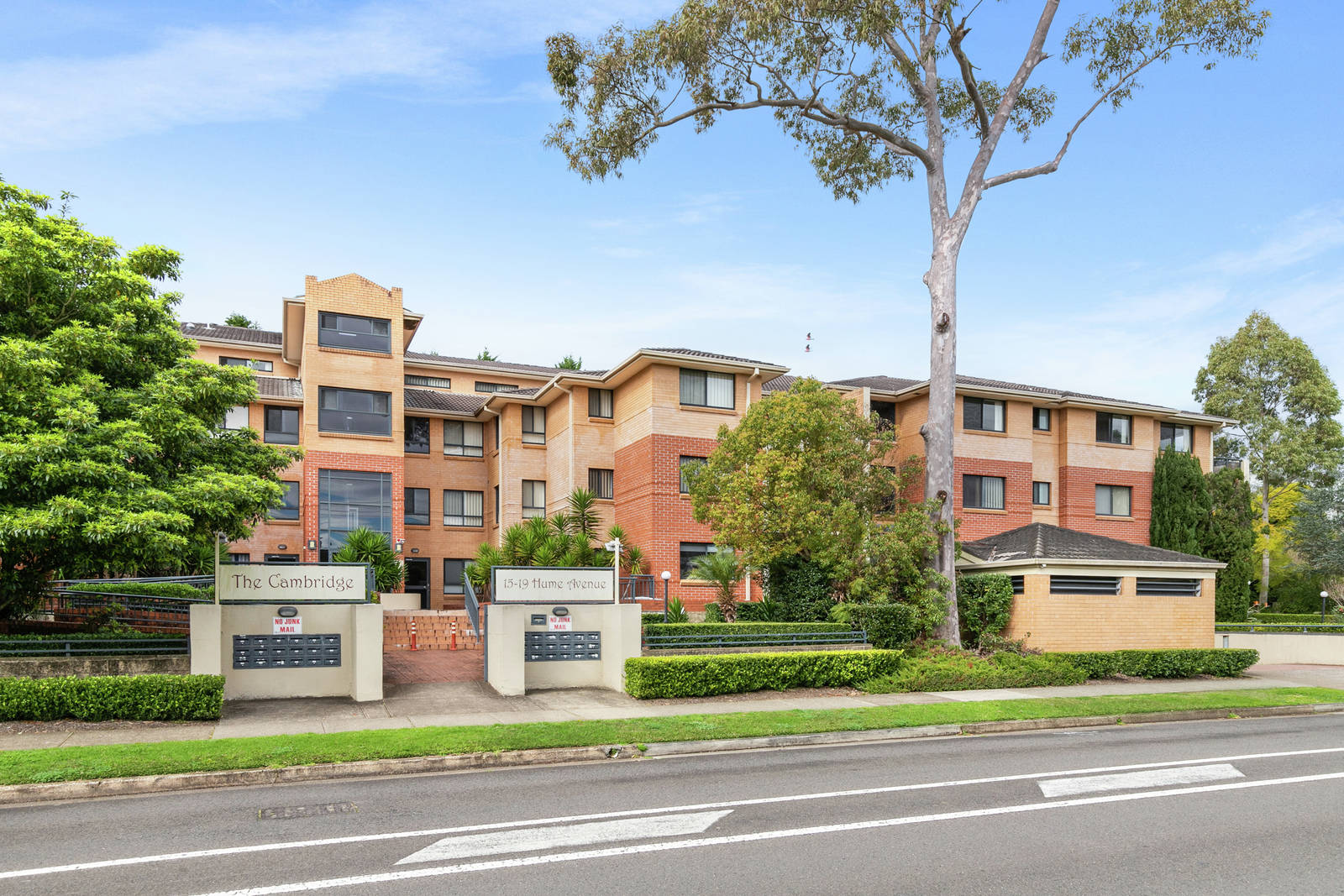 6/15 Hume Avenue, Castle Hill 2 Bed House Private Treaty