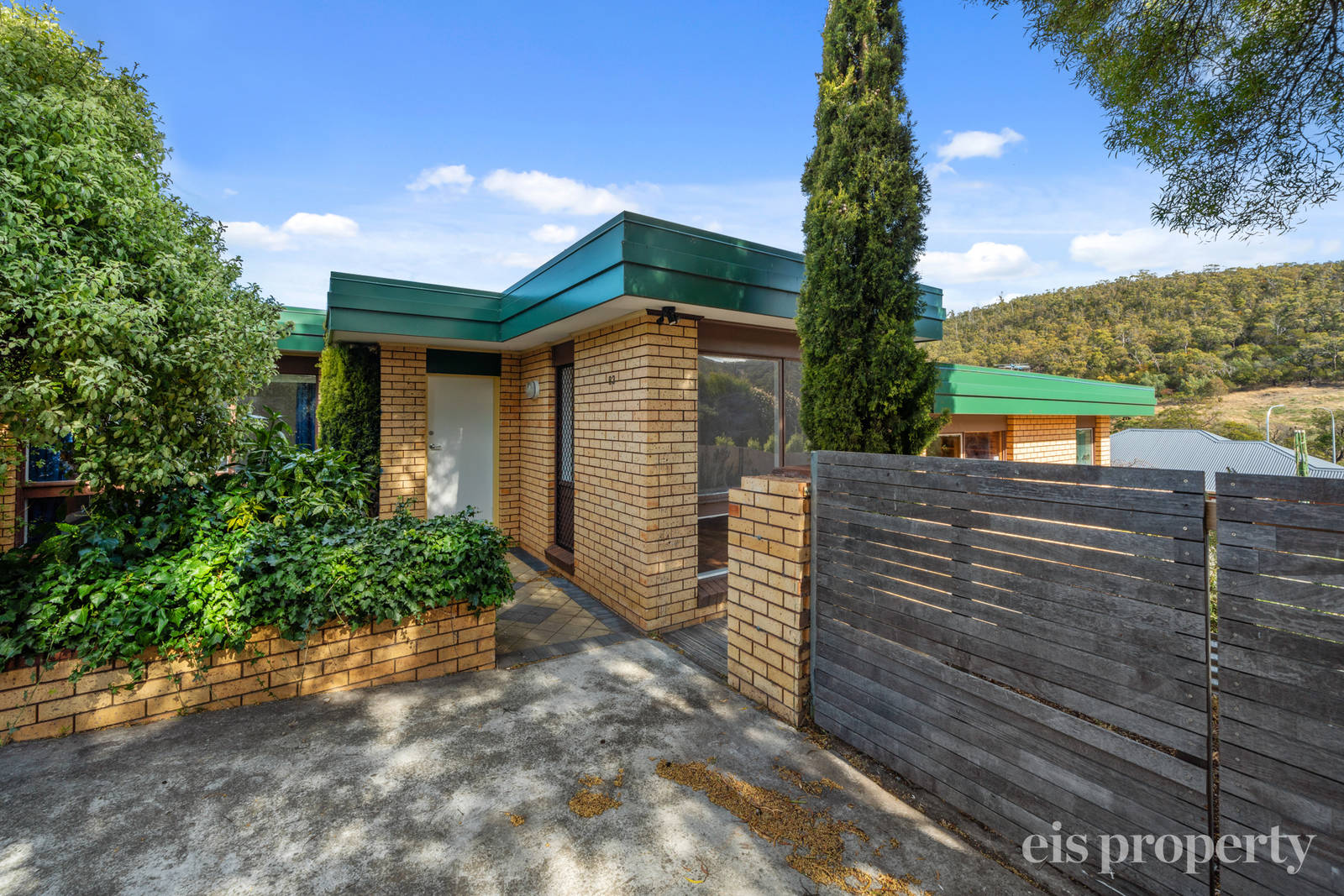 83 Clinton Road, Geilston Bay 5 Bed House For Sale