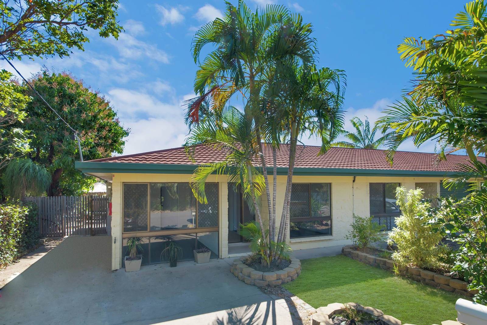 4/1113 Hughes Street, Hermit Park 3 Bed House For Sale