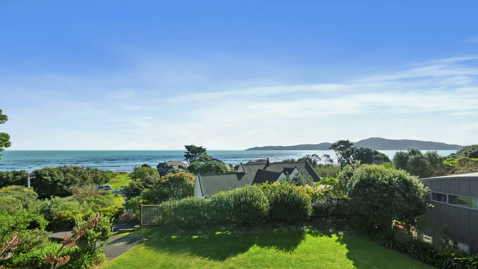 16 Kohutuhutu Road, Raumati Beach 3 Bed House Sale by Tender