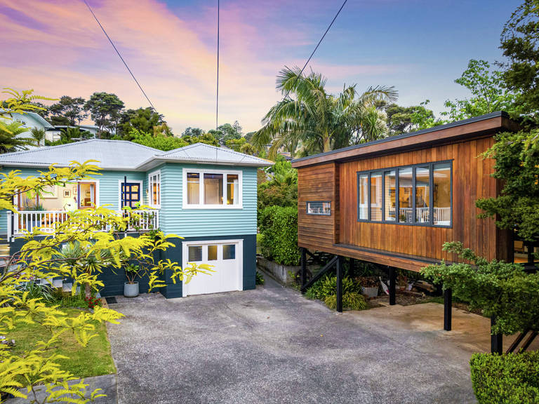 18 Derwent Crescent Titirangi