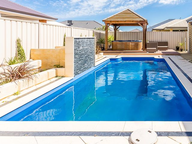 9 Lacrosse Vista Secret Harbour
