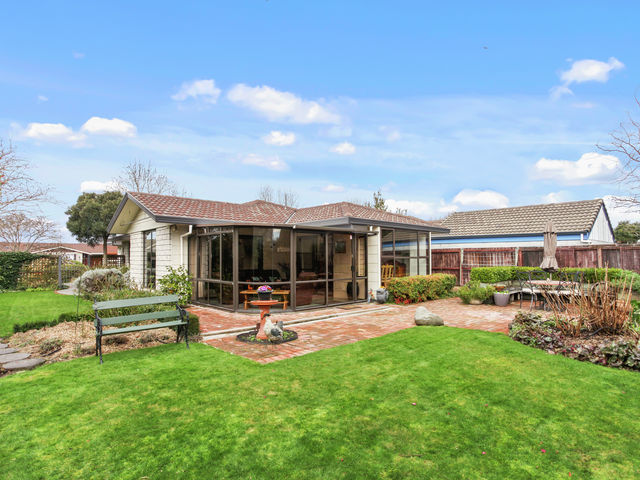 66 Karnak Crescent Russley