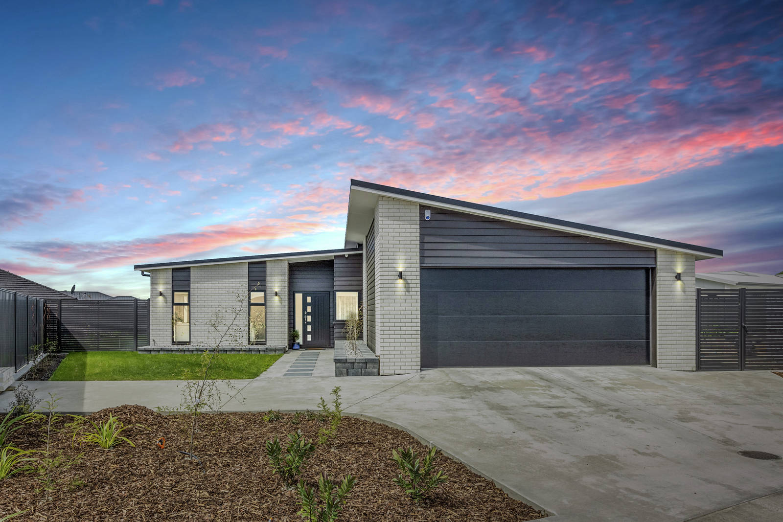 21 Horton Close, Frimley, Hastings 4 Bed House Deadline Sale