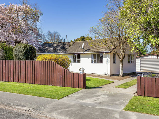 21 Oakley Crescent Hornby