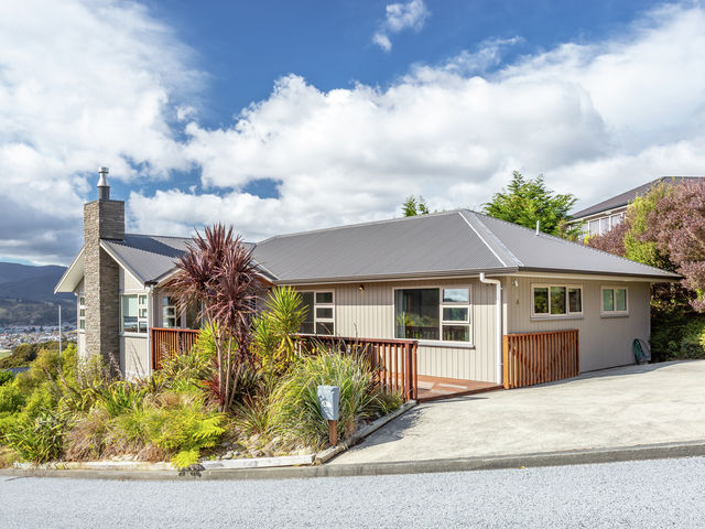 4 Frankie Stevens Place Riverstone Terraces