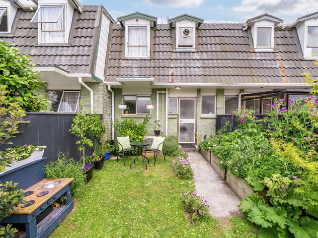 7/2 Ararino Street Trentham