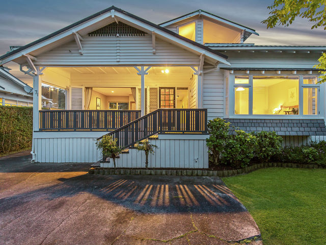 71 Lloyd Avenue Mount Albert