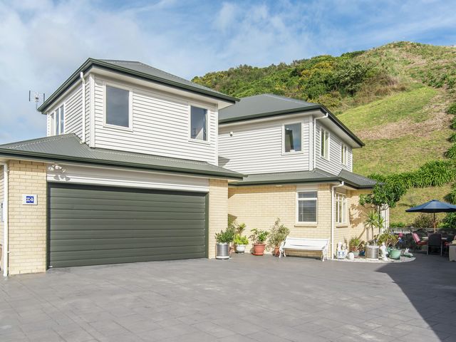 24 Chippenham Grove Churton Park