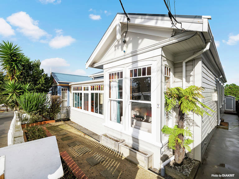 7 Chilka Street Berhampore