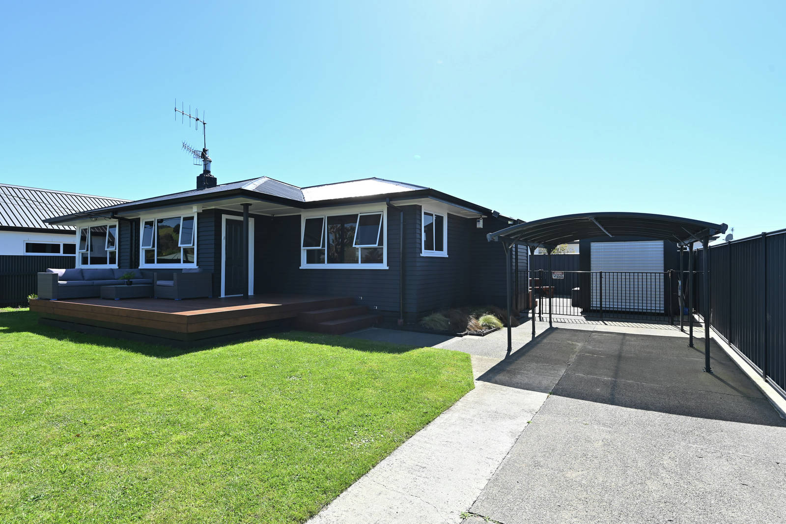 27 Warwick Crescent, Taradale