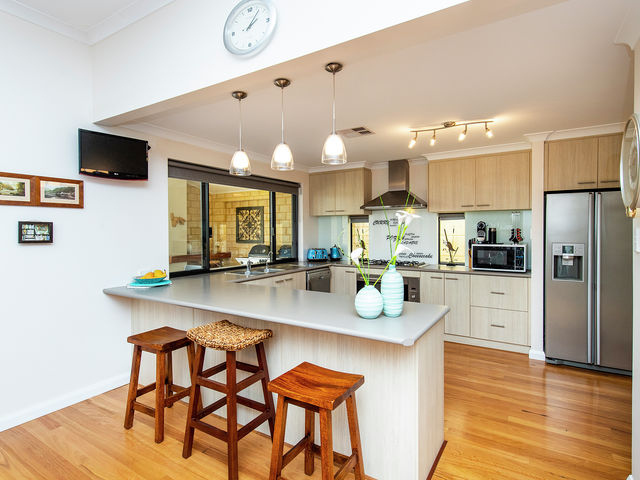 12 Barrenjoey Parkway Secret Harbour