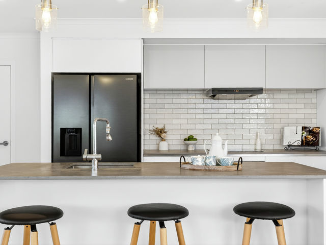 90 Hunter Drive Awatoto