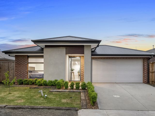 12 Sukarna Court Doreen