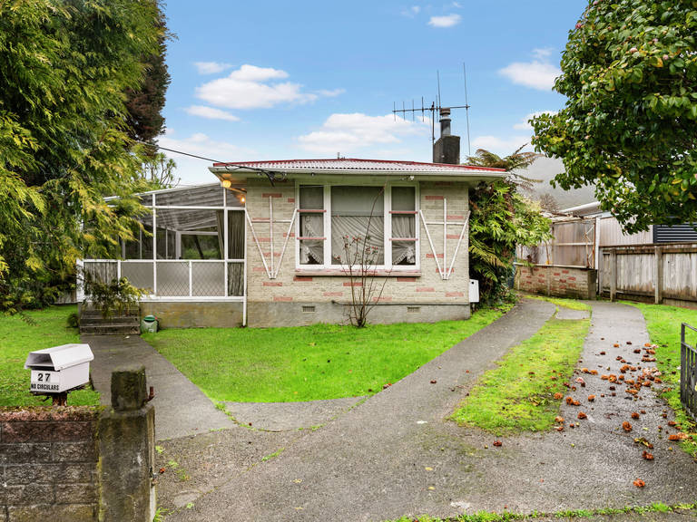 27 Lees Grove Wainuiomata
