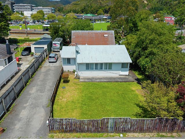 1 & 2/25 Marion Street Silverstream