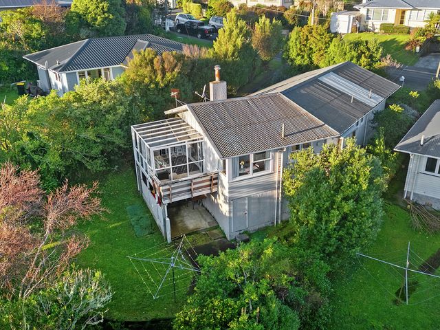 27 Lynda Avenue Paparangi