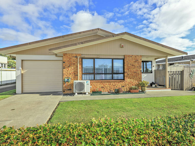 4/200 Karaitiana Street Frimley