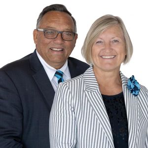 Photo of Steve and Miriam Davis