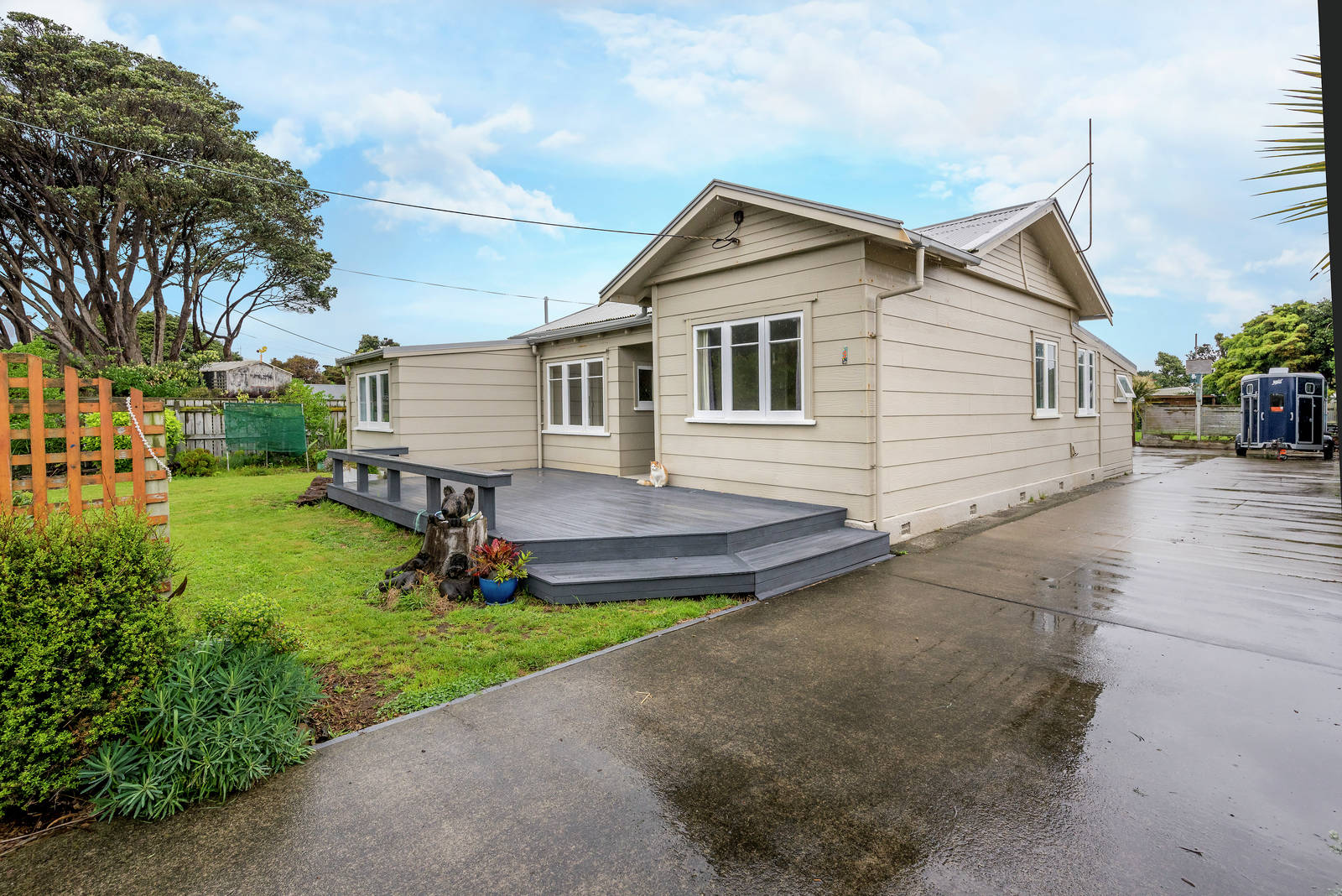 9 Manuka Street, Otaki Beach 3 Bed House Auction Sold