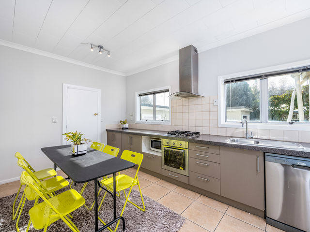 110 Main Road Tawa