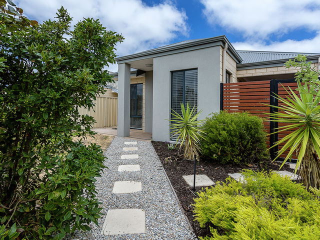 36 Clarkshill Road SECRET HARBOUR