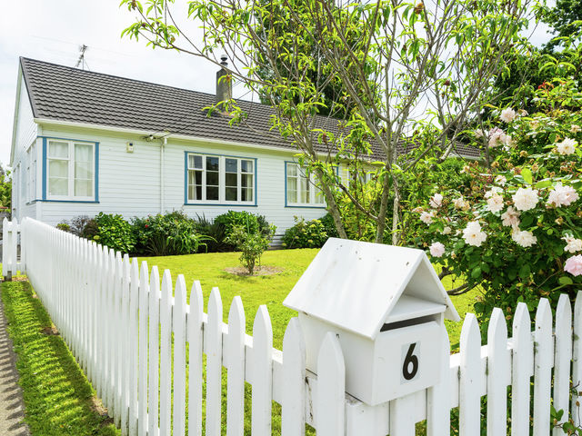 6 Gibson Crescent Naenae