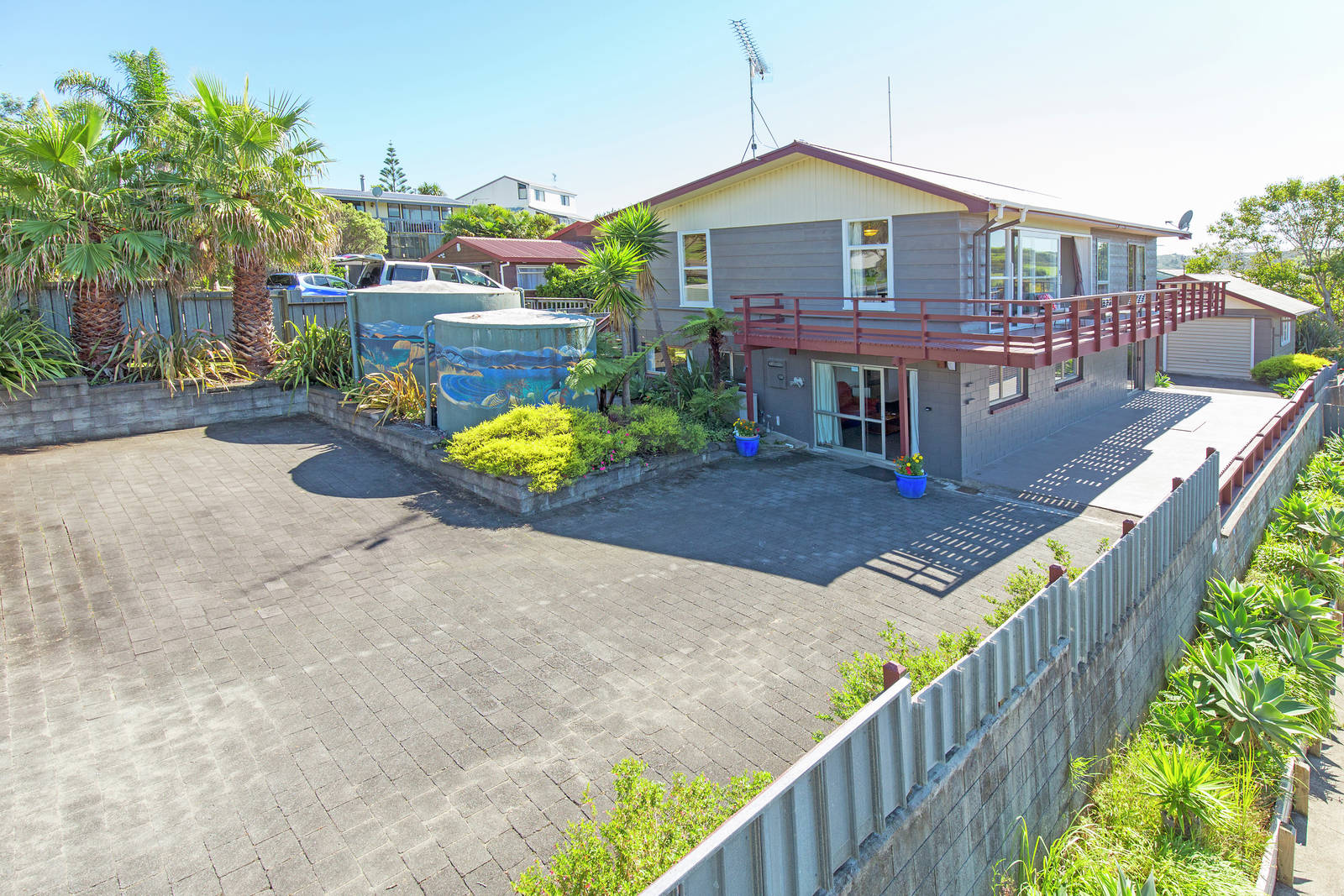 12-everard-avenue-army-bay-6-bed-house-price