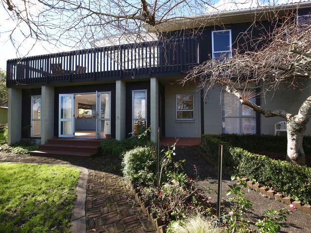 137 Chamberlain Road Westgate, Auckland