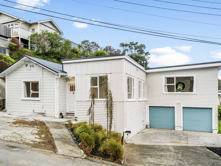 6 Carlisle Street Island Bay