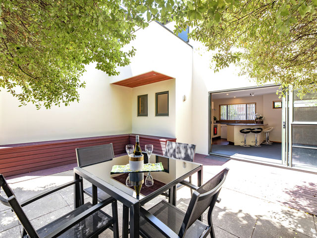 2/102 Mandeville Street Riccarton