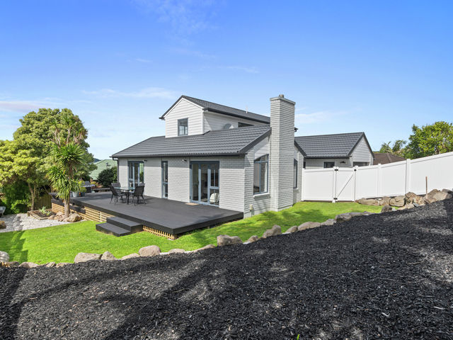 16 Pebble Beach Boulevard Te Kamo