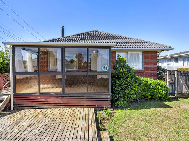 2/9 Albert Road Kelston