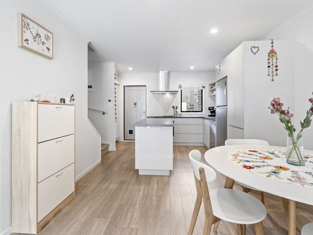 13/9 Surrey Street Tawa