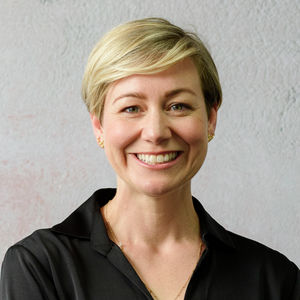 Robyn  Ellson