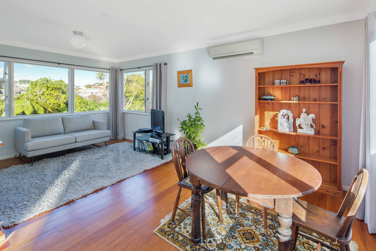 49 Box Hill, Khandallah 2 Bed House Private Treaty