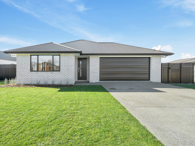 16 Austin Reid Carterton