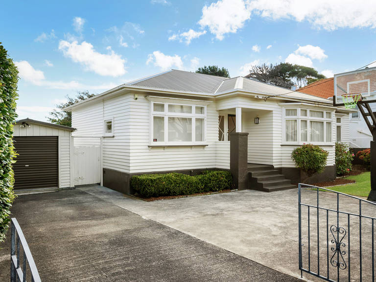 6 Bentinck Avenue Strathmore Park