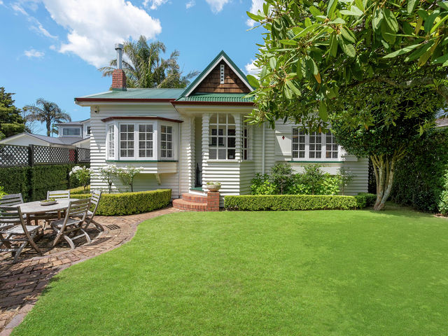 3 Rhodes Avenue Mount Albert