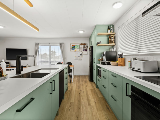 102 Tait Drive Greenmeadows