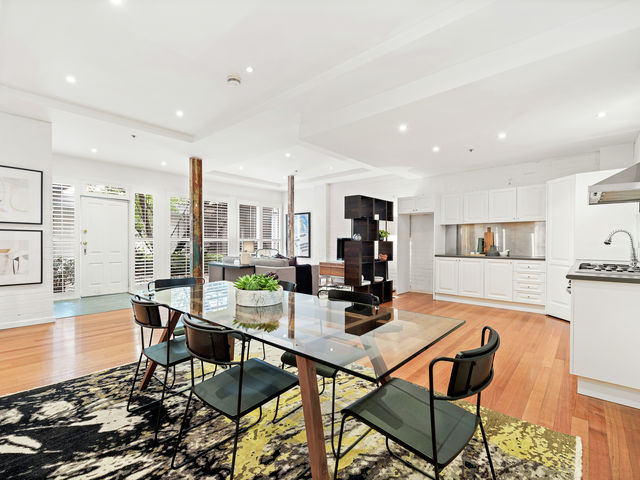 1/25 Queensberry Place Carlton