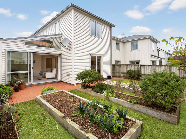 22/36 Dee Street Island Bay