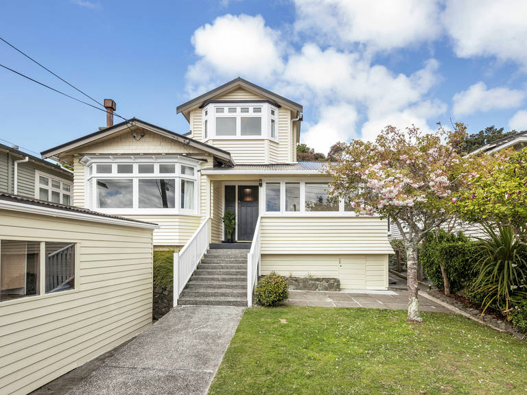 17 Firth Terrace Karori