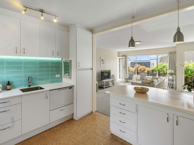 2/68 Atkin Avenue Mission Bay